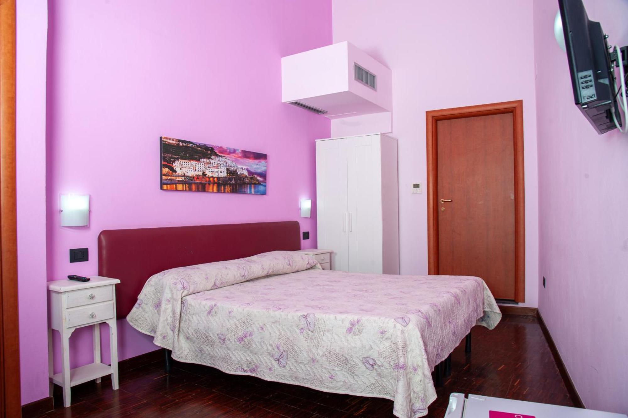 Palazzo Carafa Della Spina Bed & Breakfast 3*